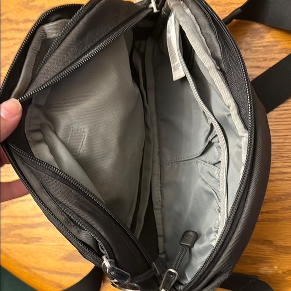 The North Face Black Belt Bag with Adjustable Strap - Picture 4 of 4